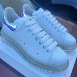 Alexander McQueen
Oversized Sneakers